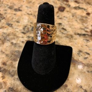Gorgeous Gold Tone Hammer Design Ring Size 6